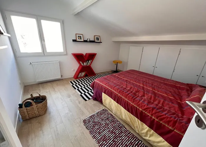 Holiday home Maison Lumineuse Avec Jardin - Proche D'eyrac Et Commerces - Fr-1-420-133 *